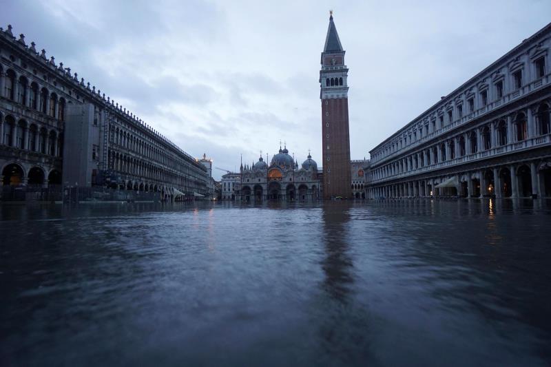 Venecia vuelve a declarar la alerta por inundación Venecia vuelve a declarar la alerta por inundación
