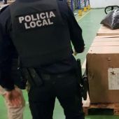 Cajas con tabaco de contrabando incautadas por la Policía Local de Elche.
