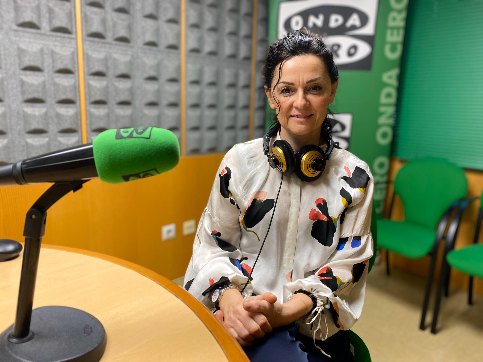 Hablamos de servicios sociales y de ayuda a domicilio con la directora de Galáurea, Marta Blanco. Hablamos de servicios sociales y de ayuda a domicilio con la directora de Galáurea, Marta Blanco.