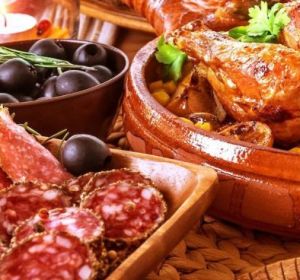 Las abundantes comidas y cenas navideñas se repiten en Navidad Las abundantes comidas y cenas navideñas se repiten en Navidad