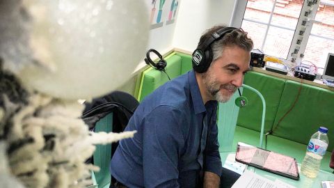 Carlos Alsina en el Hospital Ni&ntilde;o Jes&uacute;s de Madrid