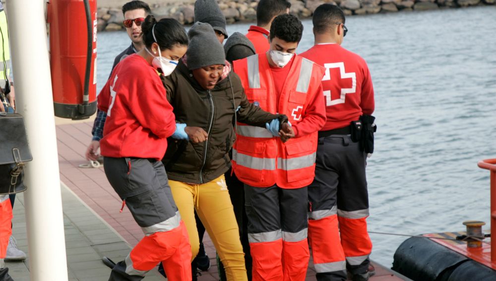 Más de 180 inmigrantes rescatados en las últimas horas
