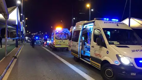 Unidades del Samu y del 061 en el lugar de los hechos Unidades del Samu y del 061 en el lugar de los hechos
