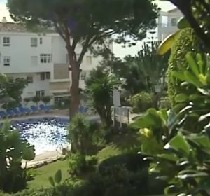La piscina de Mijas, Málaga, en la que fallecieron un padre y dos de sus hijos La piscina de Mijas, Málaga, en la que fallecieron un padre y dos de sus hijos