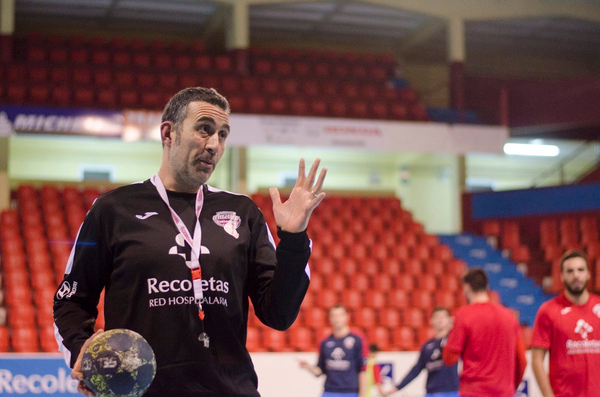 Pisonero: "Nos tenemos que adaptar a otra forma de jugar y no va a ser fácil" Pisonero: "Nos tenemos que adaptar a otra forma de jugar y no va a ser fácil"