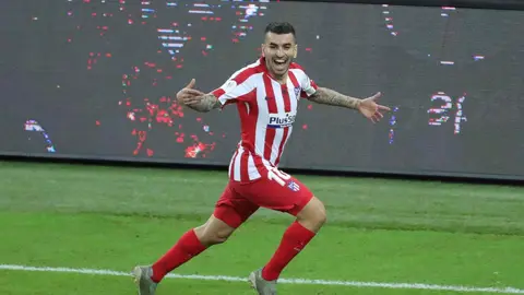 Correa celebra el gol con el Atlético Correa celebra el gol con el Atlético