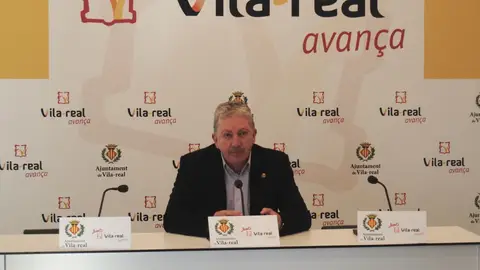 El portaveu de l´equip de govern, Javier Serralvo ha donat a conèixer les peticions de l´Ajuntament al govern central. Un altra petició al nou govern estatal és l´eliminació de la passarel-la de l´estació de tren i la seua substitució per un pas subterrani.