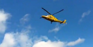 Un accidente en un grupo de ciclistas obliga a evacuar a cuatro personas al Hospital General de Elda Un accidente en un grupo de ciclistas obliga a evacuar a cuatro personas al Hospital General de Elda