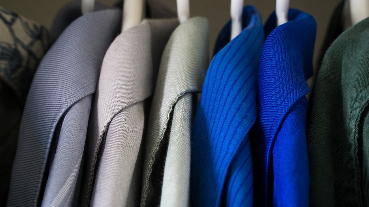 Las cifras del despilfarro textil: los españoles desechan una gran cantidad de ropa y no facilitan su segundo uso Las cifras del despilfarro textil: los españoles desechan una gran cantidad de ropa y no facilitan su segundo uso