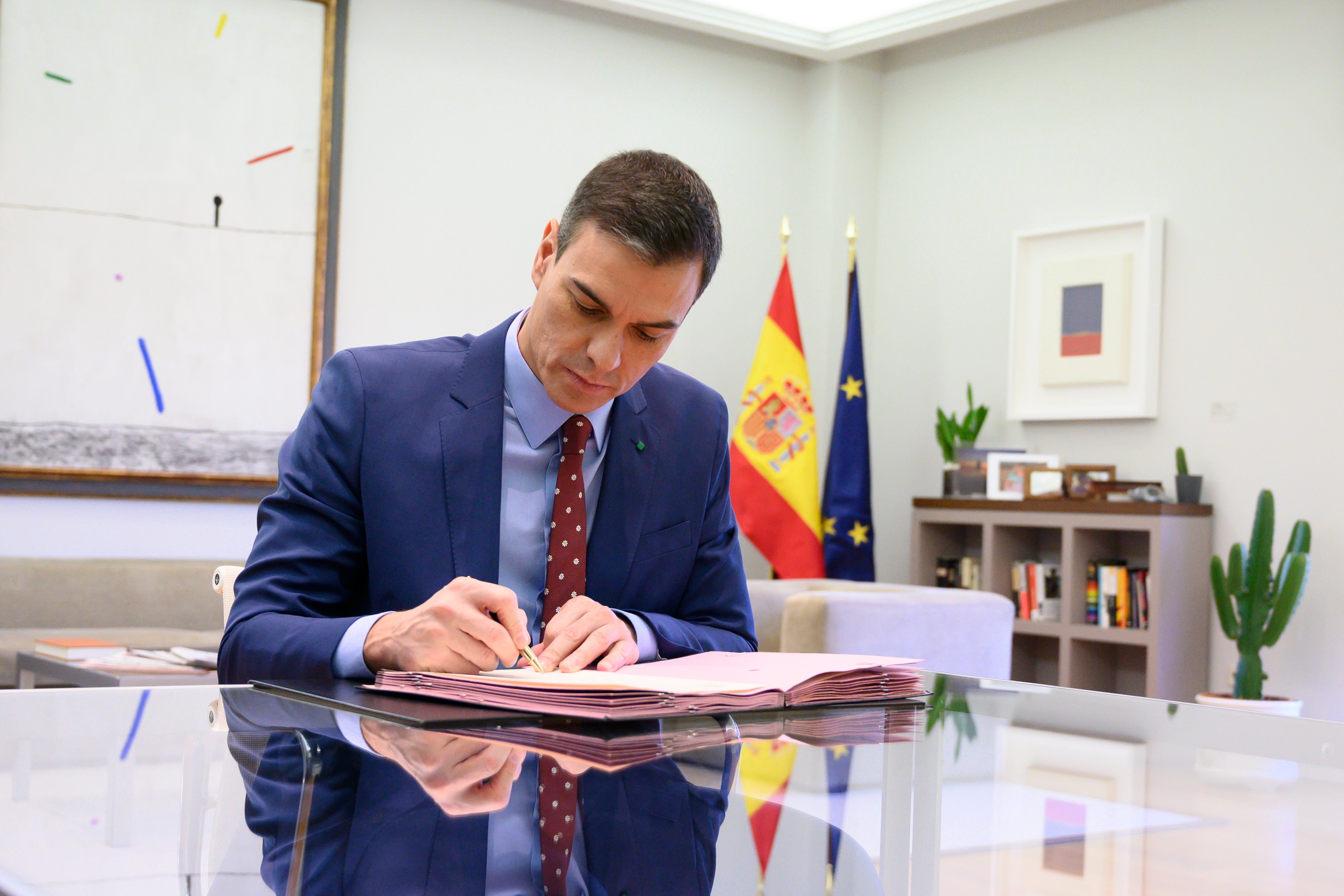 El Noticiero progresista: "El excelentísimo jefe de gobierno se ha nombrado a sí mismo presidente del Supremo" El Noticiero progresista: "El excelentísimo jefe de gobierno se ha nombrado a sí mismo presidente del Supremo"