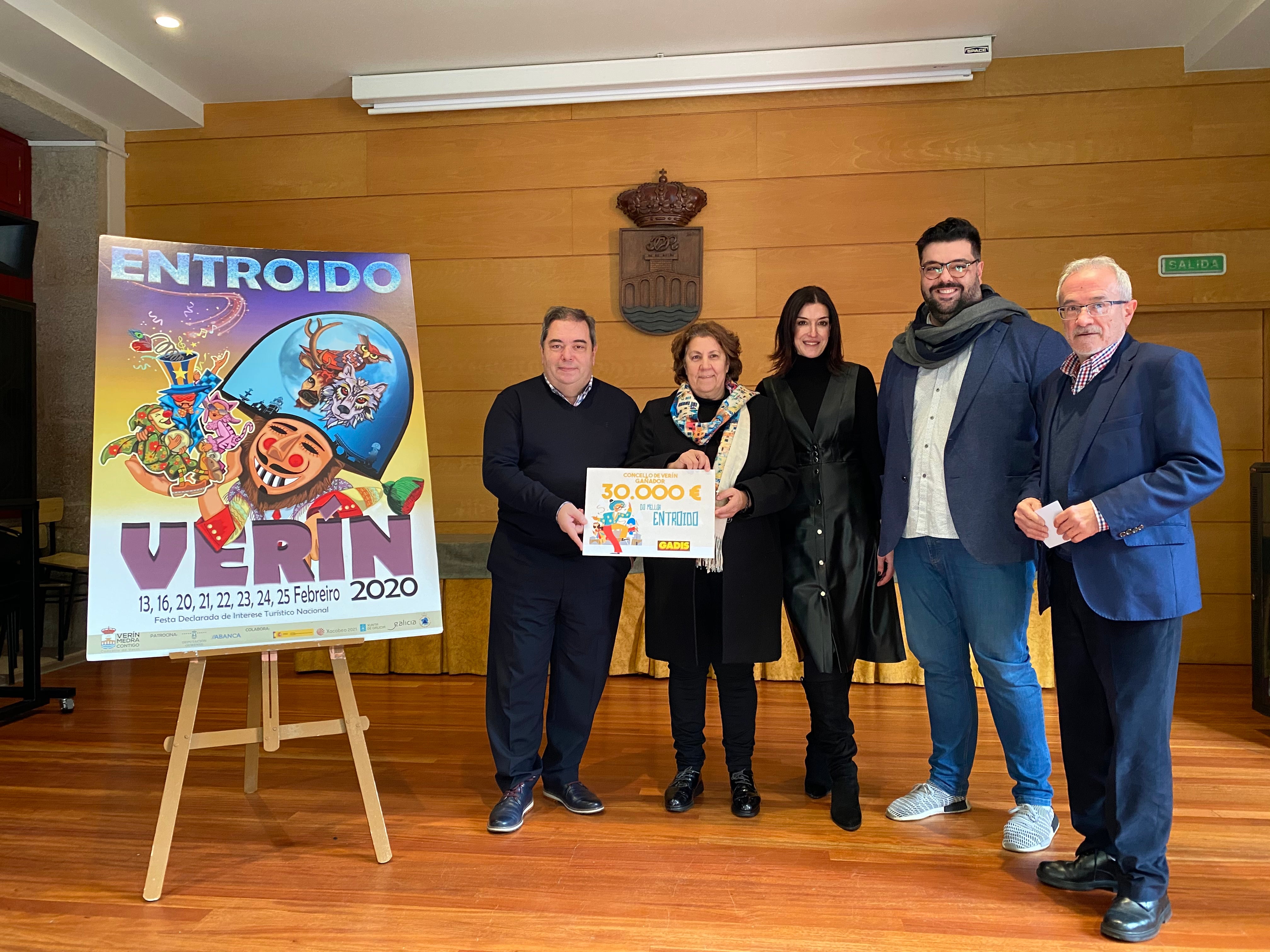 Verín recibe o premio o “Mellor entroido de Galicia” da man de GADIS Verín recibe o premio o “Mellor entroido de Galicia” da man de GADIS