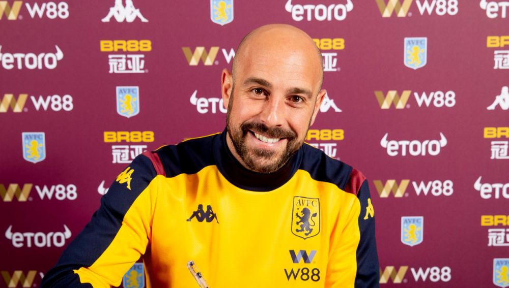 Pepe Reina, portero del Aston Villa. 