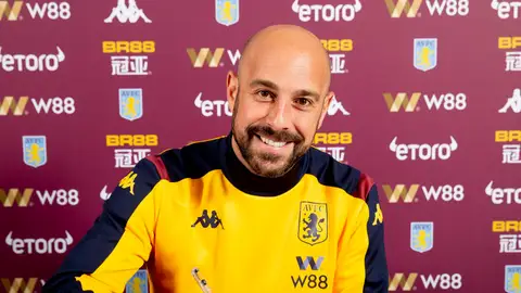 Pepe Reina, portero del Aston Villa. Pepe Reina, portero del Aston Villa.