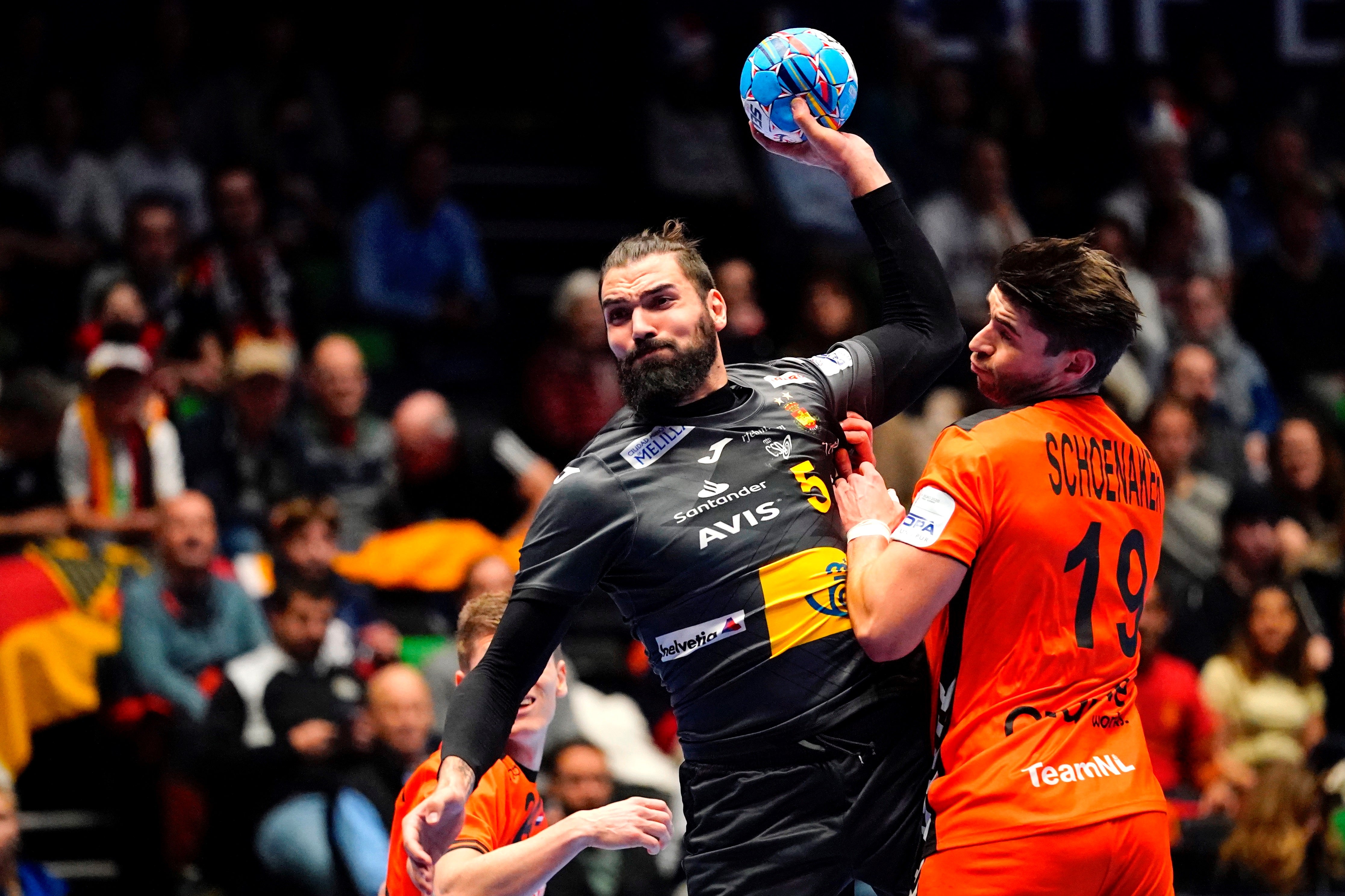 La selección española alcanza la segunda fase del Europeo de balonmano con pleno de victorias La selección española alcanza la segunda fase del Europeo de balonmano con pleno de victorias