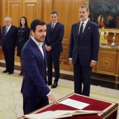 Alberto Garzón promete su cargo ante el Rey como ministro de Consumo