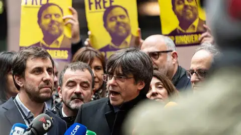 Carles Puigdemont y Toni Comín en el Parlamento Europeo Carles Puigdemont y Toni Comín en el Parlamento Europeo