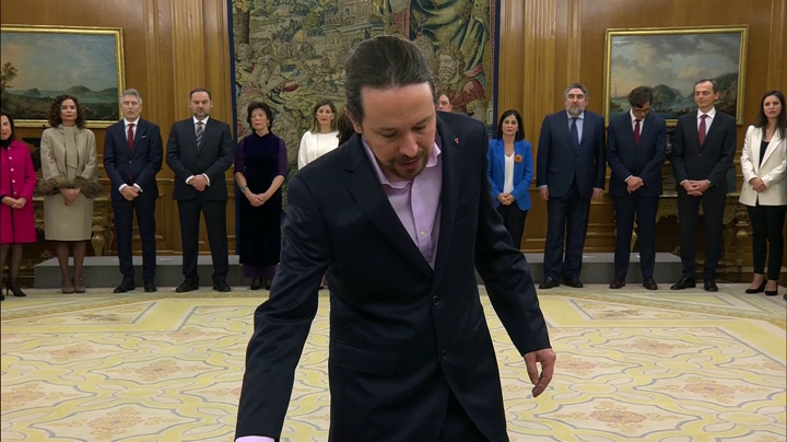 Iglesias promete como vicepresidente del "Consejo de ministras y ministros" Iglesias promete como vicepresidente del "Consejo de ministras y ministros"