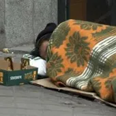 Una persona sin hogar Una persona sin hogar