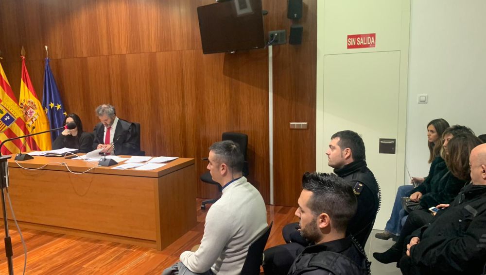 El acusado, Rodrigo Lanza, ante el juez.