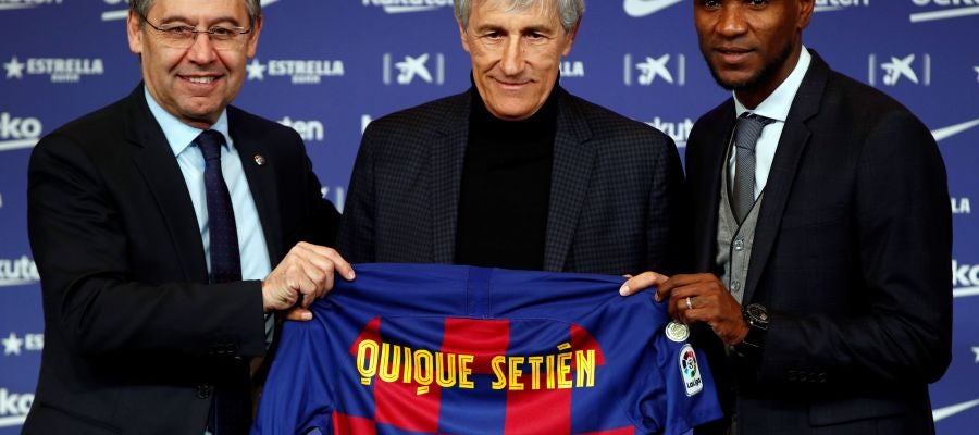 Quique Setién posa como nuevo entrenador del Barcelona Quique Setién posa como nuevo entrenador del Barcelona