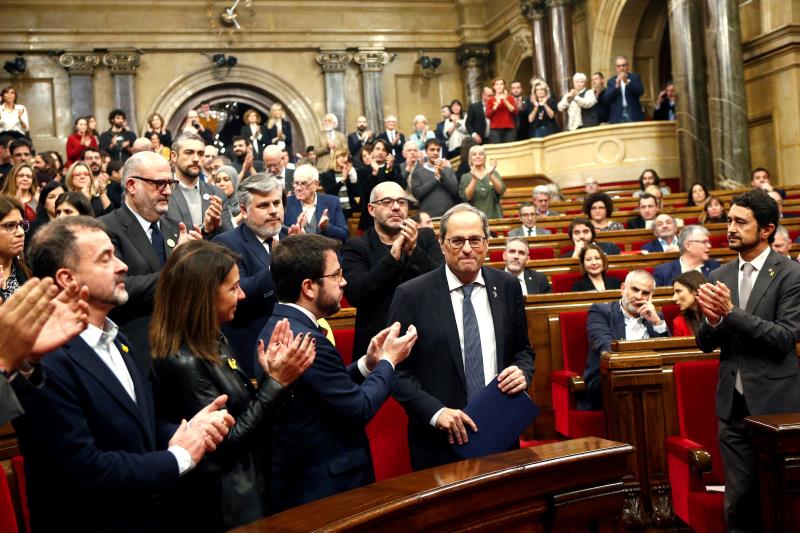 El Parlament encara este lunes un tenso pleno ante la orden de apartar a Torra El Parlament encara este lunes un tenso pleno ante la orden de apartar a Torra