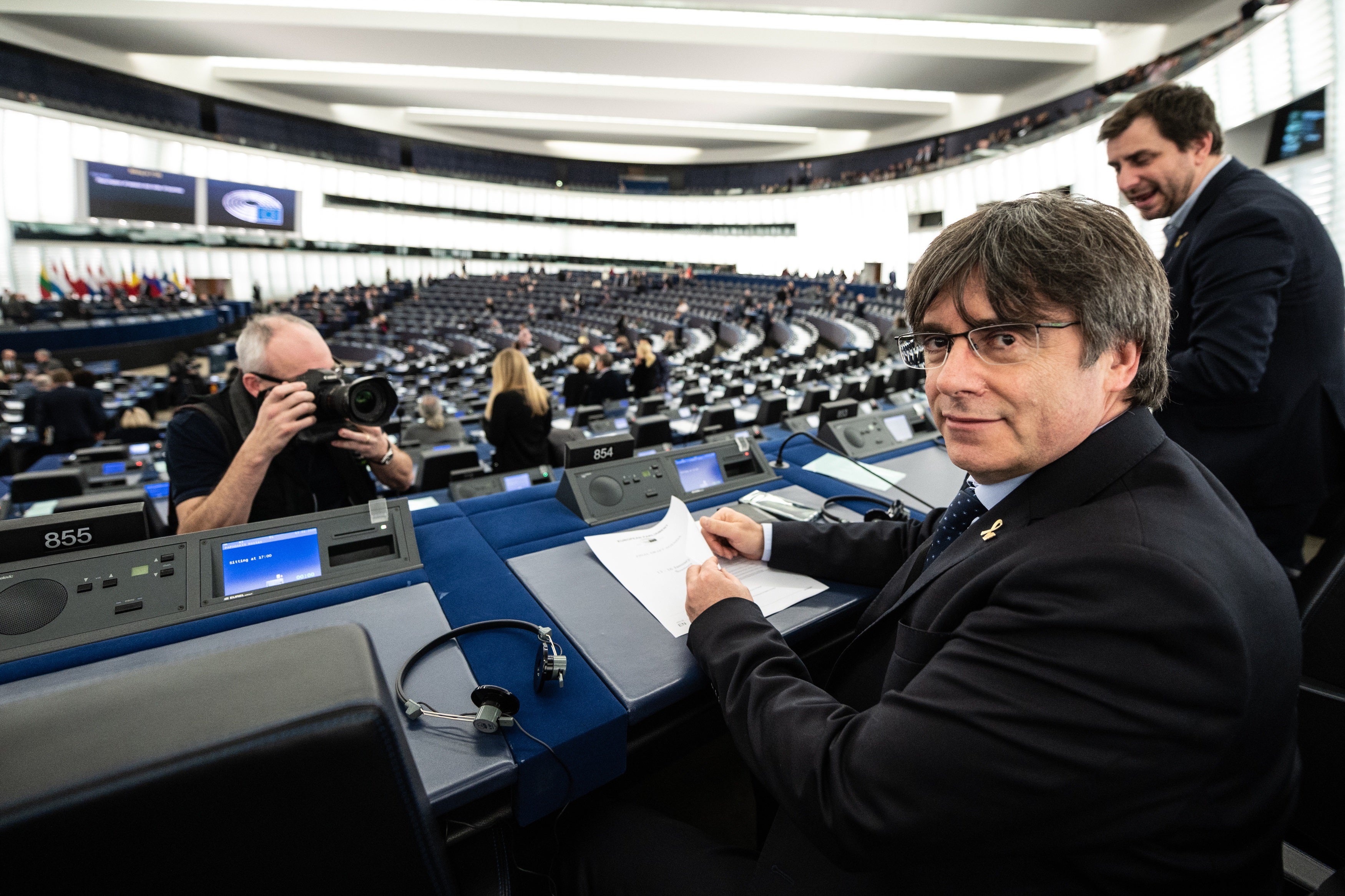 Puigdemont defiende la autodeterminación en el Parlamento Europeo y rechaza dos preguntas de PP y Ciudadanos Puigdemont defiende la autodeterminación en el Parlamento Europeo y rechaza dos preguntas de PP y Ciudadanos
