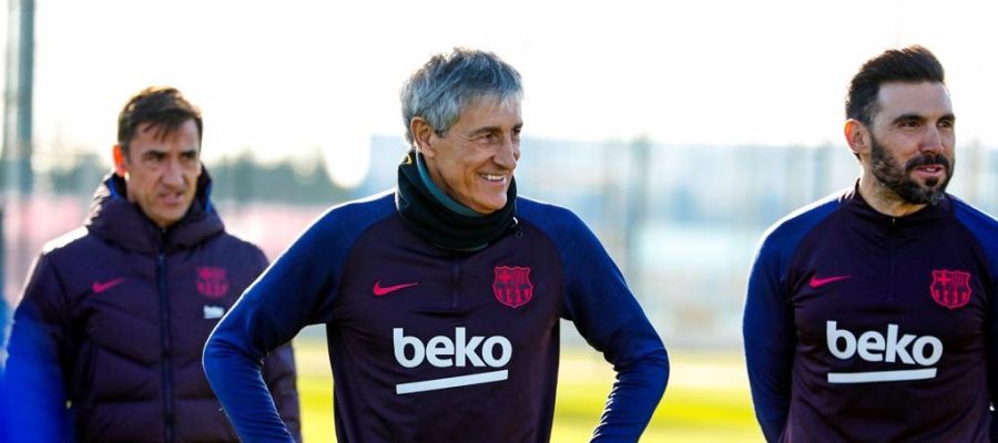 Quique Setién dirige su primer entrenamiento con el FC Barcelona Quique Setién dirige su primer entrenamiento con el FC Barcelona
