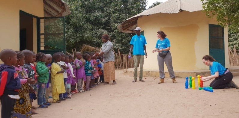 Alumnos y profesores de Magisterio del CEU inician un proyecto de cooperación en Senegal Alumnos y profesores de Magisterio del CEU inician un proyecto de cooperación en Senegal