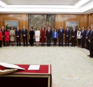 Noticias de la mañana (14-01-20) Pedro Sánchez preside hoy el primer Consejo de Ministros del nuevo Gobierno de coalición Noticias de la mañana (14-01-20) Pedro Sánchez preside hoy el primer Consejo de Ministros del nuevo Gobierno de coalición