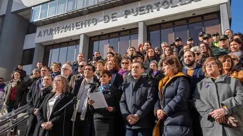 Numerosas personas han participado en la concentración de Puertollano Numerosas personas han participado en la concentración de Puertollano