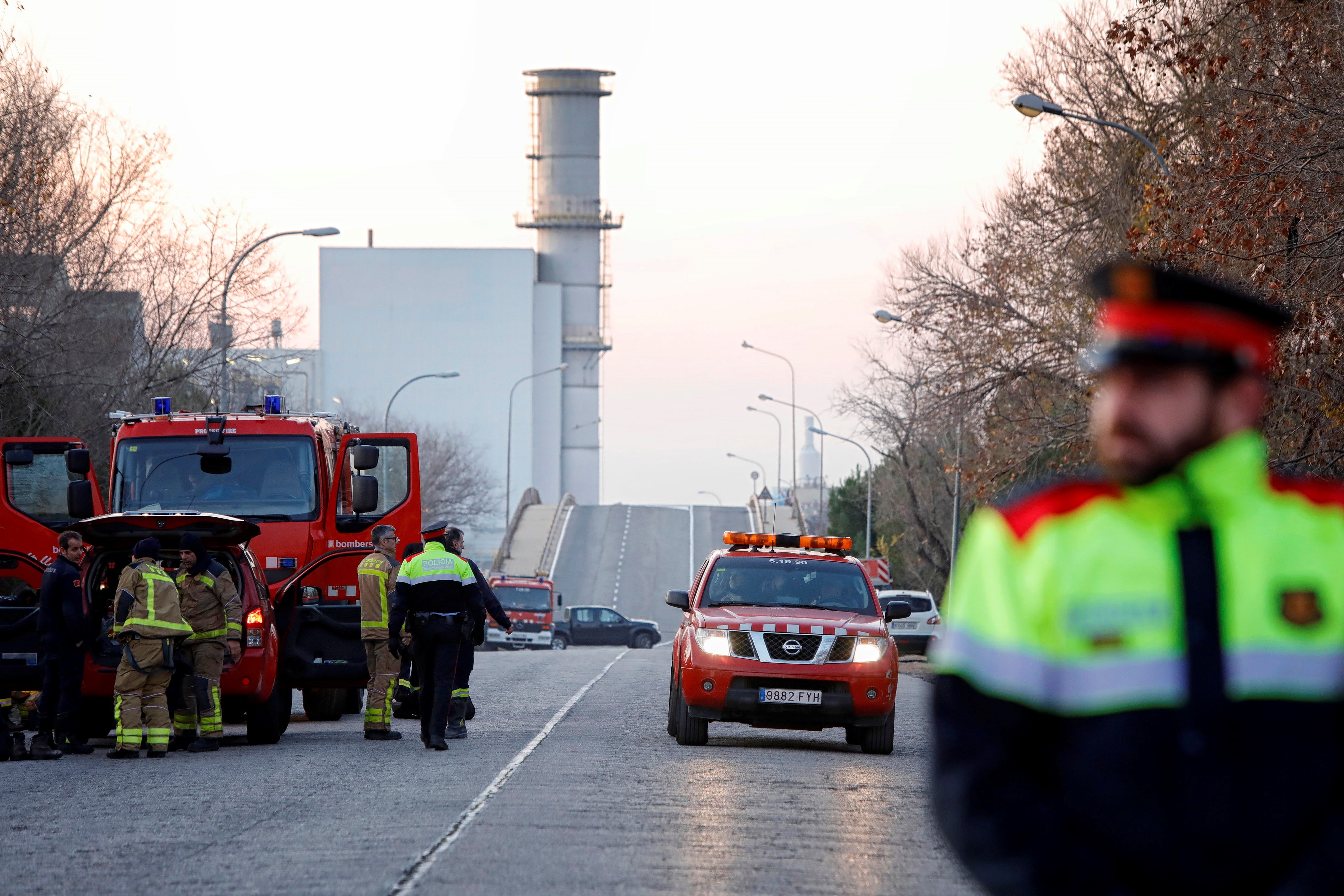 Alcaldes de la zona acusan al gobierno de Cataluña de reaccionar tarde al siniestro de la empresa química en Tarragona Alcaldes de la zona acusan al gobierno de Cataluña de reaccionar tarde al siniestro de la empresa química en Tarragona
