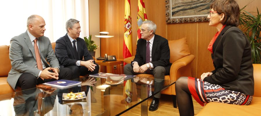 El presidente de la Cámara de Cuentas expone sus planes / Cortes de Aragón El presidente de la Cámara de Cuentas expone sus planes / Cortes de Aragón