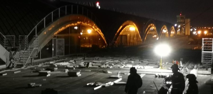 Los bomberos han trabajado durante la madrugada del miércoles al jueves para intentar sofocar las llamas en el aeropuerto Alicante-Elche. Los bomberos han trabajado durante la madrugada del miércoles al jueves para intentar sofocar las llamas en el aeropuerto Alicante-Elche.
