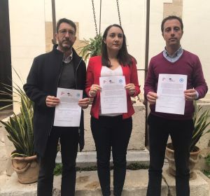 Los portavoces de PP, C's y el Pi piden una investigación en el Imas por los casos de explotación sexual. Los portavoces de PP, C's y el Pi piden una investigación en el Imas por los casos de explotación sexual.