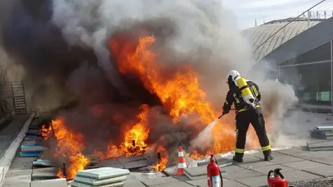 Incendio Aeropuerto Continua el fuego