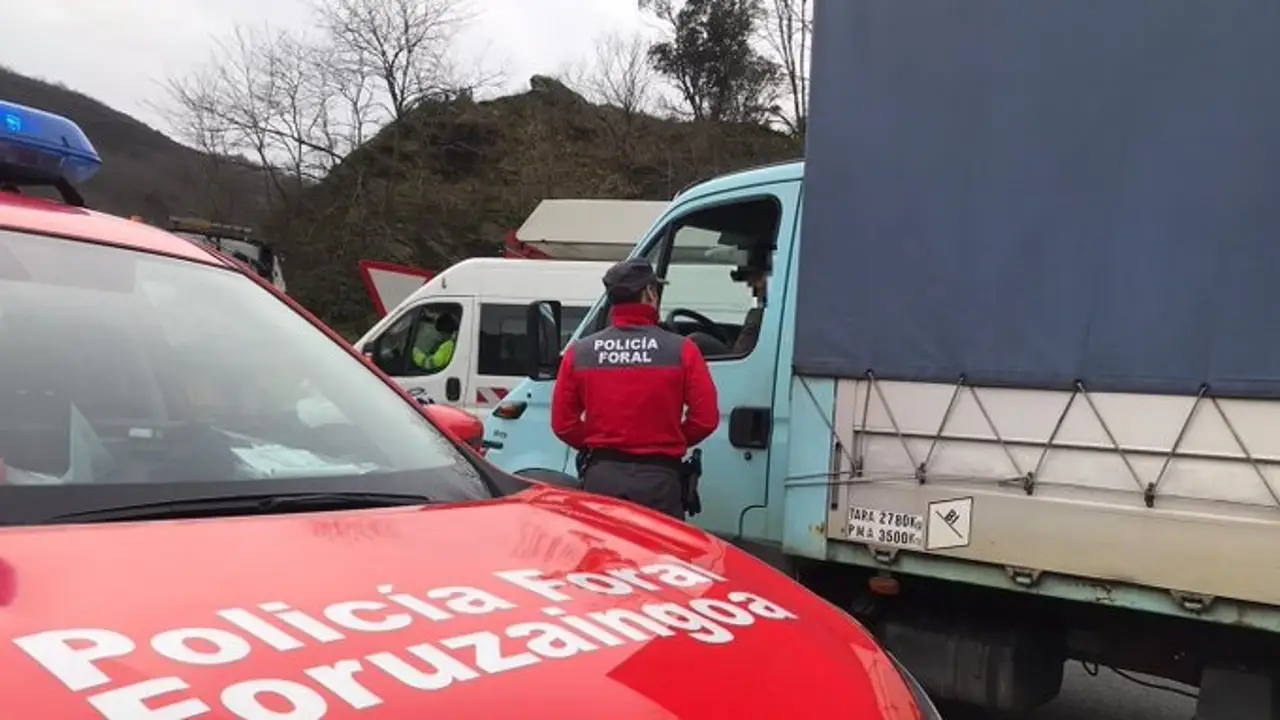 El camionero denunciado por conducir viendo una telenovela El camionero denunciado por conducir viendo una telenovela