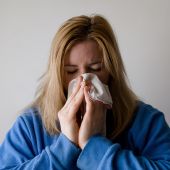 Mujer con gripe
