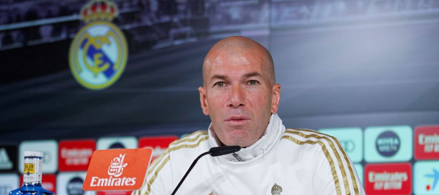 Zinedine Zidane, en rueda de prensa. Zinedine Zidane, en rueda de prensa.