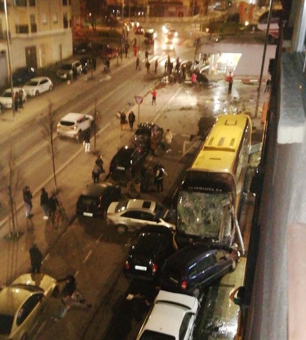 Muere el niño de cinco años que se encontraba crítico tras el accidente múltiple en Estella en el que murió su hermana de ocho años Muere el niño de cinco años que se encontraba crítico tras el accidente múltiple en Estella en el que murió su hermana de ocho años