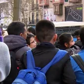 Niños a la salida de los colegios. Niños a la salida de los colegios.