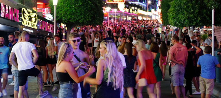 Turismo de borrachera en Magaluf Turismo de borrachera en Magaluf