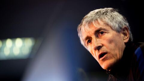 Quique Seti&eacute;n en rueda de prensa