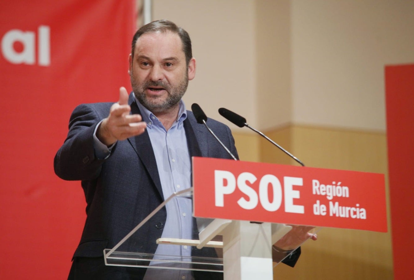 Ábalos pide que al 'pin parental' se le llame "veto parental" porque "no respeta" los derechos de la infancia Ábalos pide que al 'pin parental' se le llame "veto parental" porque "no respeta" los derechos de la infancia