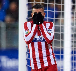 Correa se lamenta de una ocasión fallada Correa se lamenta de una ocasión fallada
