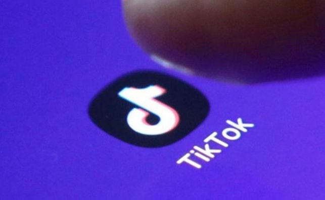 Una discusión entre una vecina de O Cádavo y su padre triunfa en TikTok Una discusión entre una vecina de O Cádavo y su padre triunfa en TikTok