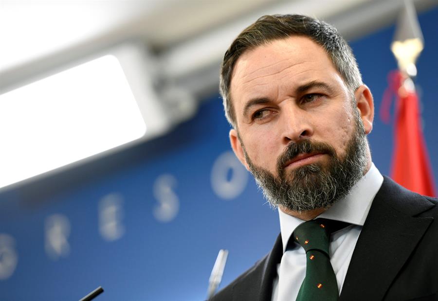 Vox presenta una proposición de ley para ilegalizar a ERC, JxCat, Bildu, la CUP y cualquier partido independentista Vox presenta una proposición de ley para ilegalizar a ERC, JxCat, Bildu, la CUP y cualquier partido independentista