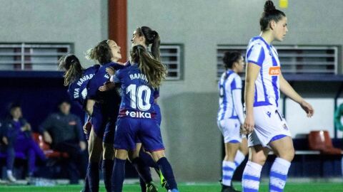 Jugadoras del Levante celebran un gol.