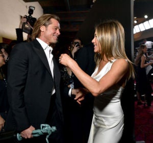 Brad Pitt y Jennifer Aniston, en el backstage de los Premios SAG Brad Pitt y Jennifer Aniston, en el backstage de los Premios SAG