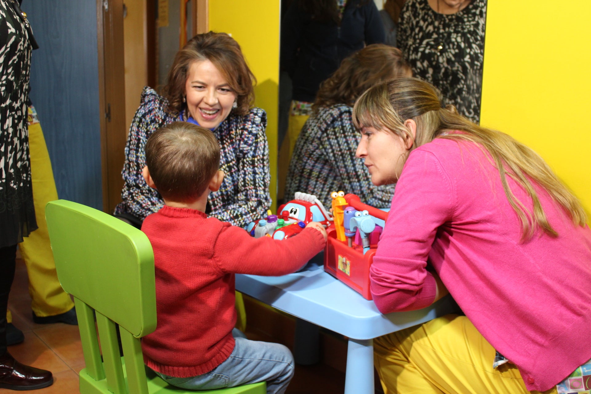 Castilla-La Mancha es pionera en reducir a la mitad el tiempo de valoración de la Dependencia en la Infancia Castilla-La Mancha es pionera en reducir a la mitad el tiempo de valoración de la Dependencia en la Infancia