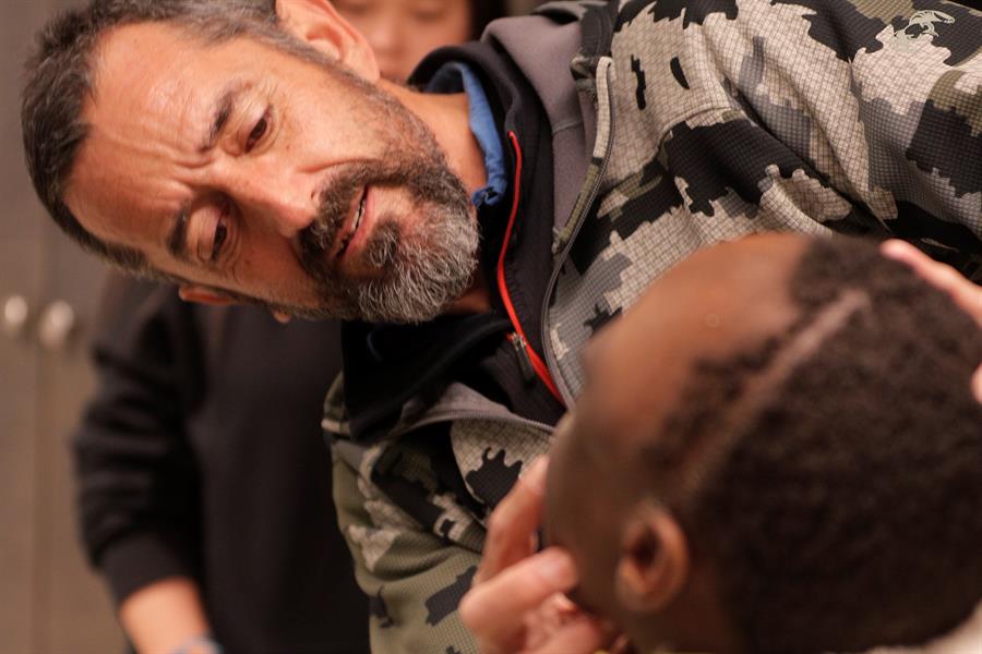 Muere en un avión el niño al que el doctor Cavadas extirpó un tumor en la cabeza Muere en un avión el niño al que el doctor Cavadas extirpó un tumor en la cabeza